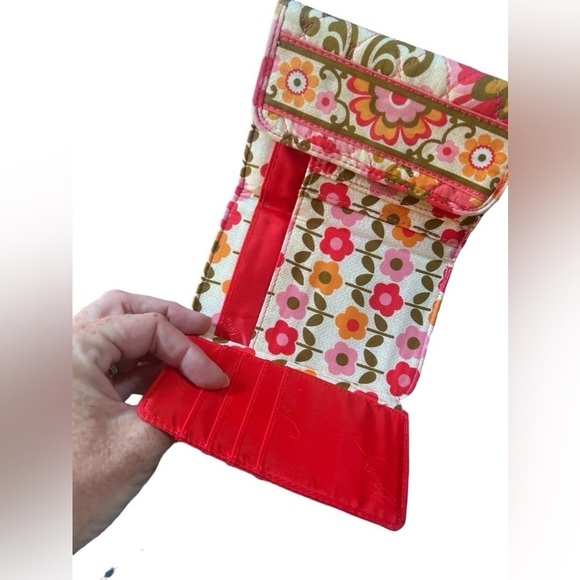 Vera Bradley Trifold wallet in Folkloric - Picture 3 of 4